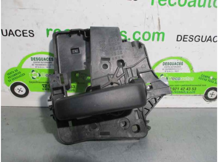 Replacement rear right interior door handle for Citroën Berlingo 1.6 16V HDI OEM IAM reference 9682100677 