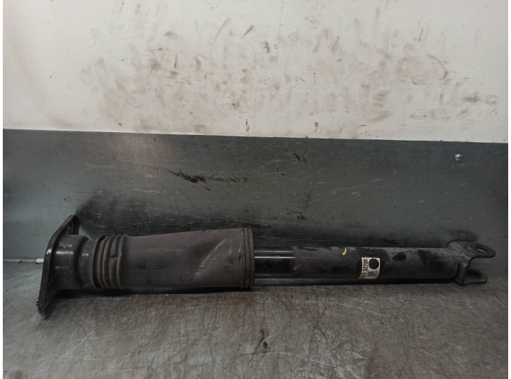 Recambio de amortiguador trasero derecho para hyundai i40 1.7 crdi cat referencia OEM IAM 553113Z780  