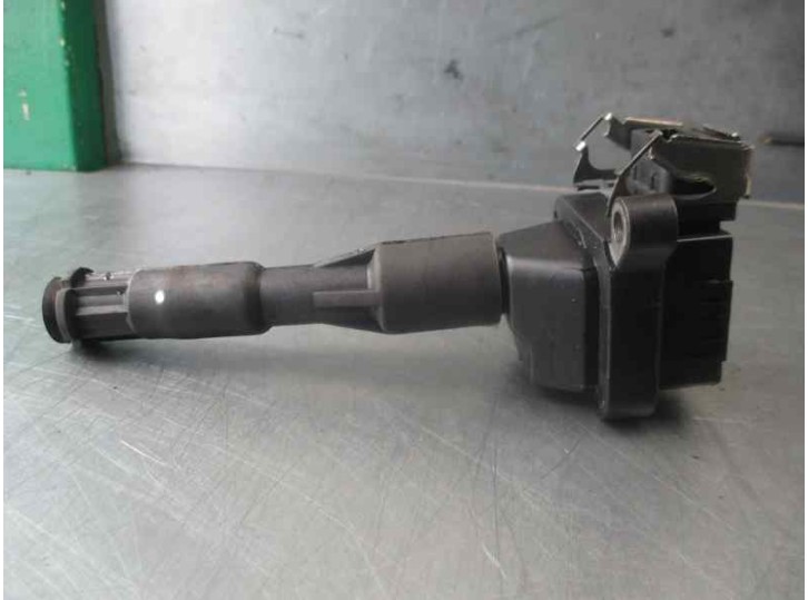 Recambio de bobina encendido para bmw serie 5 berlina (e39) 523i referencia OEM IAM 1703227 0221504004 BOSCH