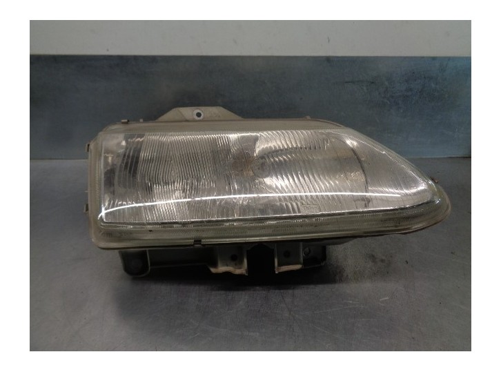 Recambio de faro derecho para renault laguna (b56) 2.0 cat referencia OEM IAM 7700820119  