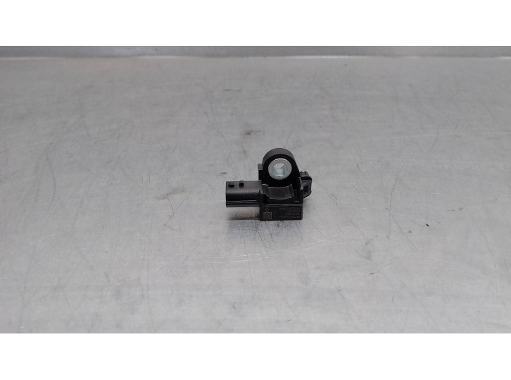 Replacement impact sensor for Dacia Sandero III 1.0 TCe 90 OEM IAM reference 988307904R 