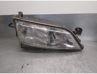 Recambio de faro derecho para opel vectra b berlina 2.0 dti referencia OEM IAM 1216010 085788 VALEO