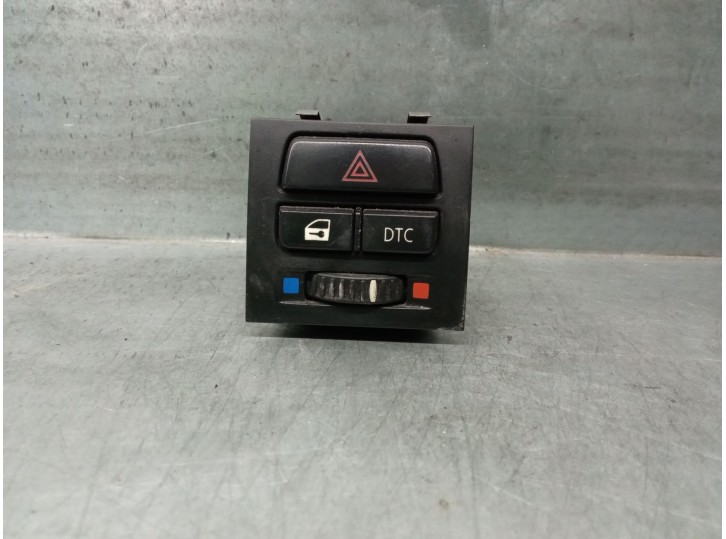 Replacement hazard warning switch for BMW 3 Coupé (E92) 320 D OEM IAM reference 913242101 61319196713 549549533