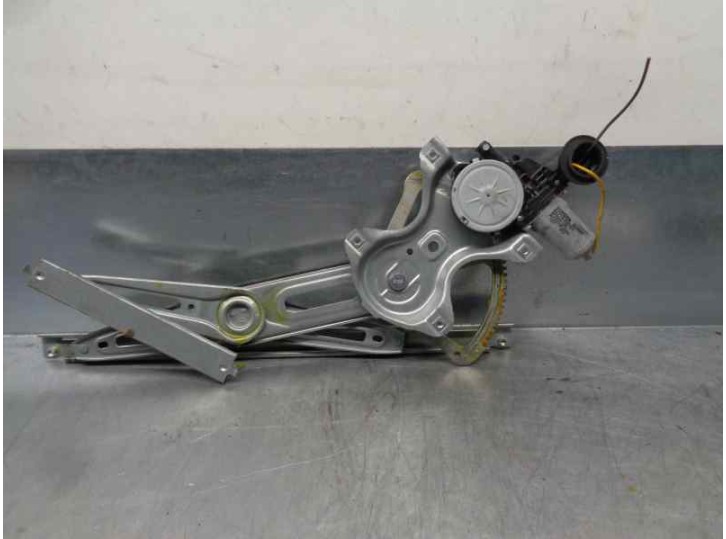Recambio de elevalunas delantero derecho para toyota auris 2.0 d-4d cat referencia OEM IAM 857100D100 6 PINES 5 PUERTAS