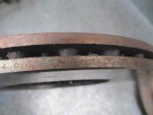 Recambio de disco freno delantero para chrysler sebring berlina (jr41) 2.7 cat referencia OEM IAM 4879138AC 6136110 1B142141