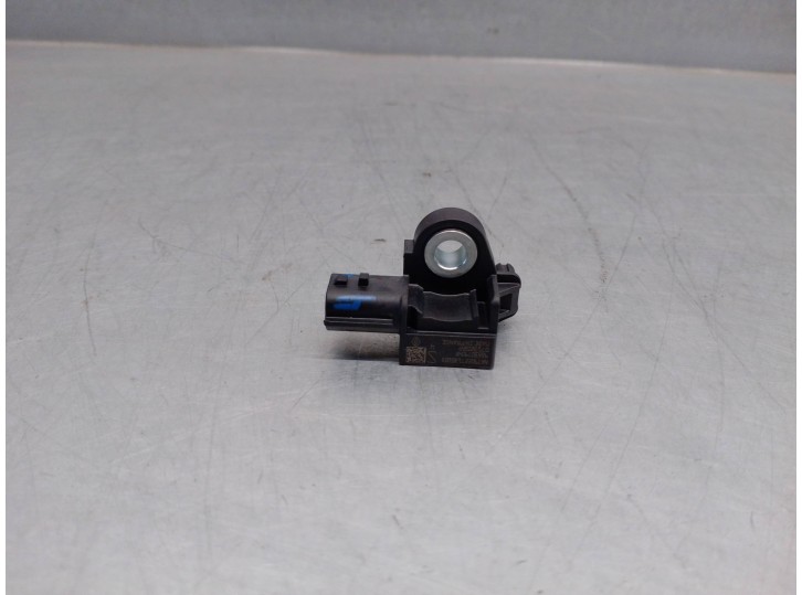 Replacement impact sensor for Dacia Sandero III 1.0 TCe 90 OEM IAM reference 988307904R 