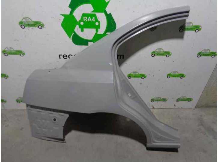 Recambio de aletin trasero derecho para hyundai elantra (xd) referencia OEM IAM 715042DA10 
