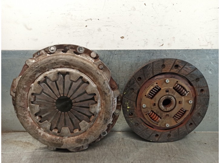 Replacement clutch kit for Citroën AX 1.1 OEM IAM reference 2004C3 CLASSICLCC005 VALEO
