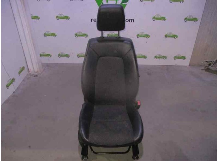 Recambio de asiento delantero derecho para kia cee´d sporty wagon 2.0 crdi referencia OEM IAM CUERO Y TELA NEGRA 5 PUERTAS