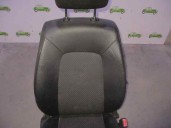 Recambio de asiento delantero derecho para kia cee´d sporty wagon 2.0 crdi referencia OEM IAM CUERO Y TELA NEGRA 5 PUERTAS