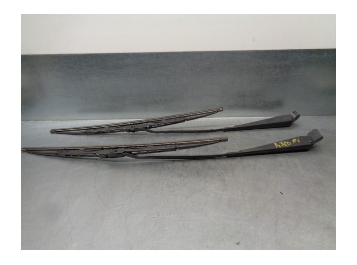 Recambio de brazo limpia delantero derecho para ford fiesta (dx) 1.3 cat referencia OEM IAM   