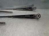 Recambio de brazo limpia delantero derecho para ford fiesta (dx) 1.3 cat referencia OEM IAM 