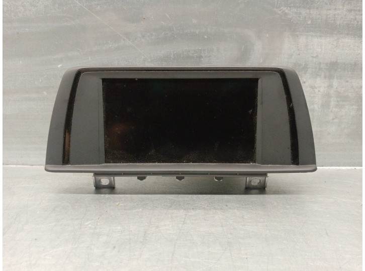 Replacement multifunction screen for BMW Series 1 Lim. (F20) 2.0 turbodiesel OEM IAM reference 65509262751 65509292243 