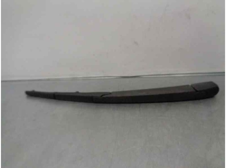 Recambio de brazo limpia trasero para kia cerato 1.6 cat referencia OEM IAM 
