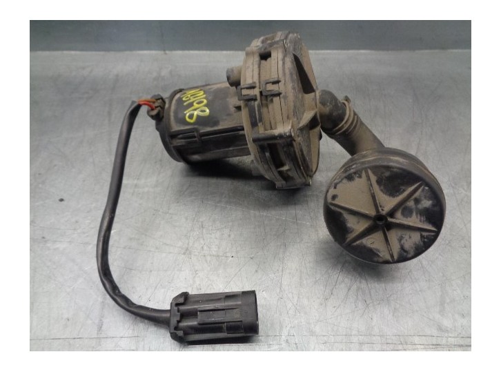 Recambio de bomba aire secundaria para opel astra f berlina 1.6 cat referencia OEM IAM 90470029 72186012 PIERBURG