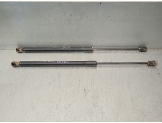 Replacement trunk / tailgate dampers for Kia Rio (YB) 1.0 TGDi CAT OEM IAM reference 81780H8010 REMOTE