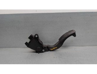 Replacement accelerator pedal potentiometer for Dacia Sandero III 1.0 TCe 90 OEM IAM reference 180100912R 25722B 