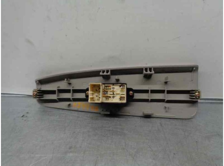 Replacement front right window switch for Kia Cerato 1.6 CAT OEM IAM reference 935782D000 621W03620 