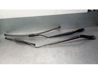 Recambio de brazo limpia delantero derecho para ford transit courier b460 monospace 1.5 tdci referencia OEM IAM ET7617526CB 1882