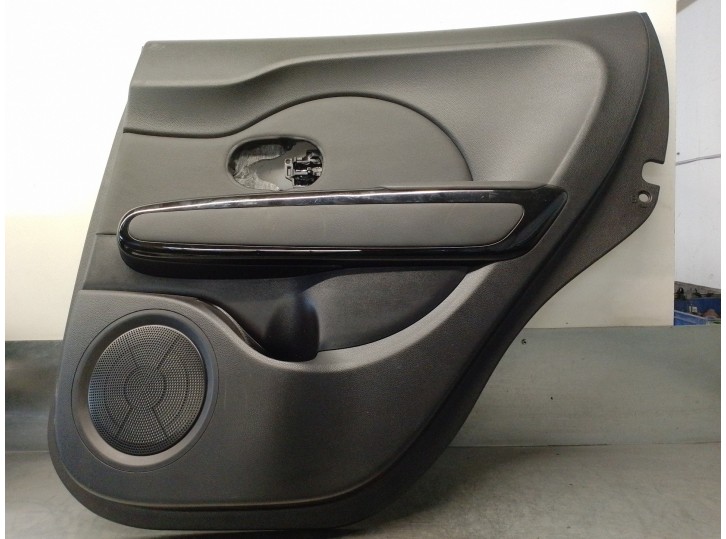 Recambio de guarnecido puerta trasera derecha para kia soul ( ) 1.6 gdi cat referencia OEM IAM 83302B2590DT2  5 PUERTAS