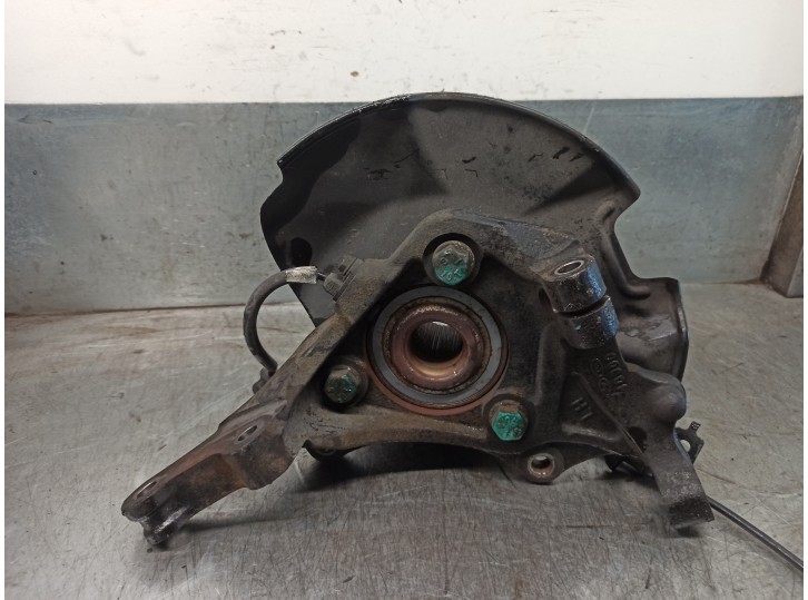 Recambio de mangueta delantera izquierda para kia carnival 2.9 crdi cat referencia OEM IAM 517154D000  