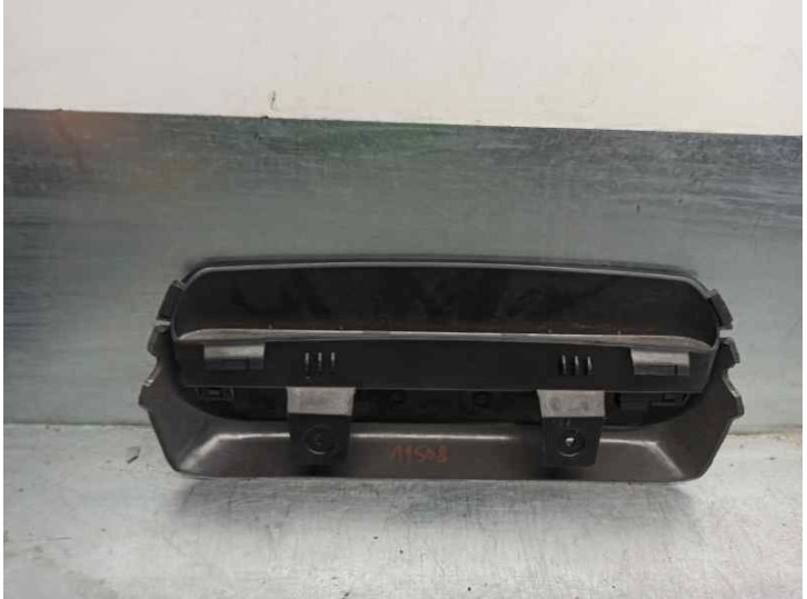 Replacement centre brake light for Volvo V40 estate 1.9 diesel OEM IAM reference 3085947 