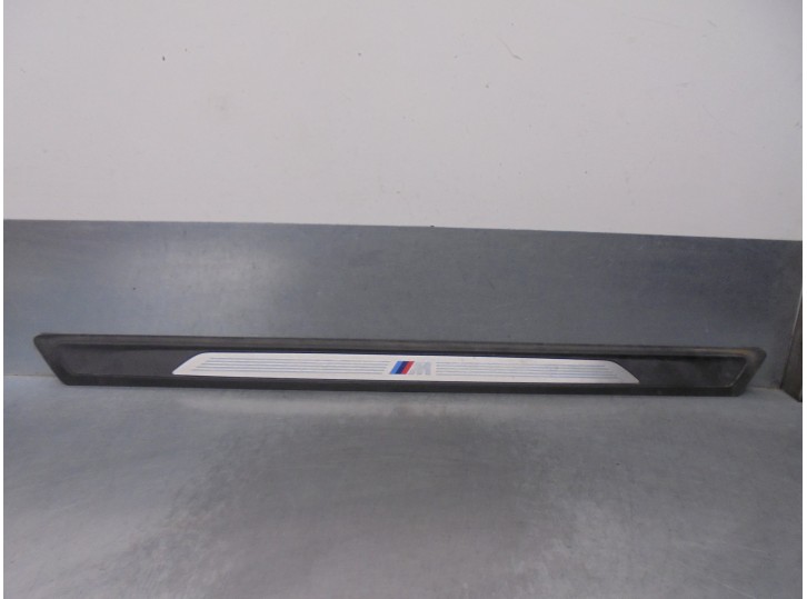 Replacement trim for BMW 1 Series Sedan (F20) 2.0 Turbodiesel OEM IAM reference 8055499 7345103 