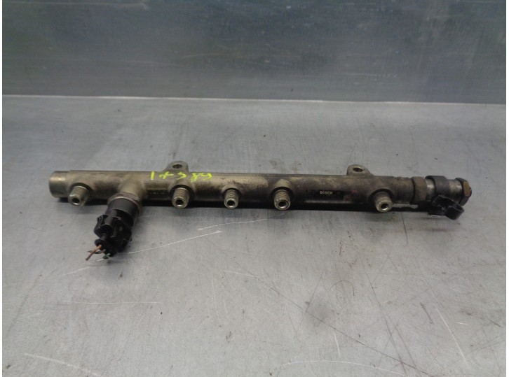 Recambio de rampa inyectora para renault scenic ii 1.9 dci diesel referencia OEM IAM 8200347176 0445214024 BOSCH