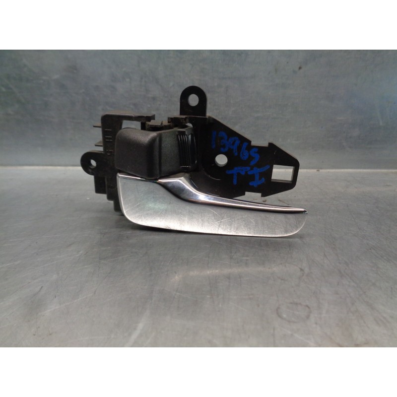 Recambio de maneta interior trasera izquierda para mitsubishi lancer sportback (cx) 1.5 cat referencia OEM IAM 5716A087XA  