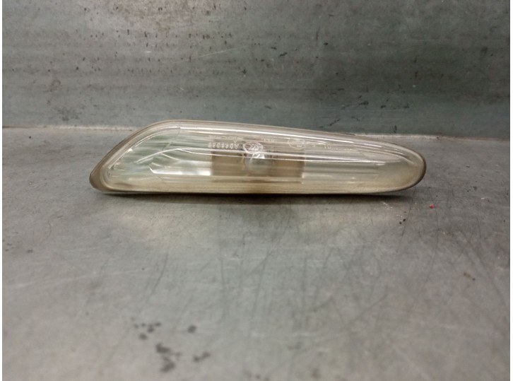 Recambio de piloto lateral derecho para bmw 3 coupé (e92) 320 d referencia OEM IAM 63136932997  