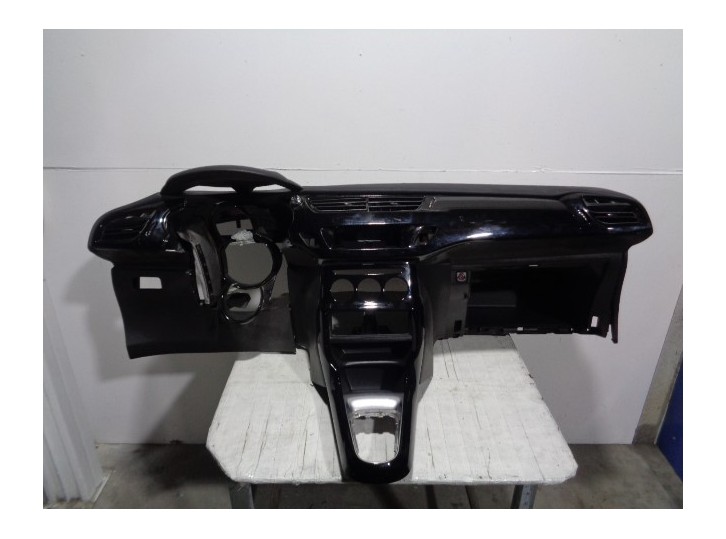 Recambio de salpicadero para citroën c3 ii 1.4 referencia OEM IAM  NEGRO 