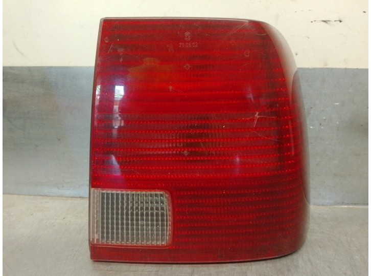 Recambio de piloto trasero derecho para volkswagen passat berlina (3b2) 1.9 tdi referencia OEM IAM 3B5945096G DE ALETA 4 PUERTAS