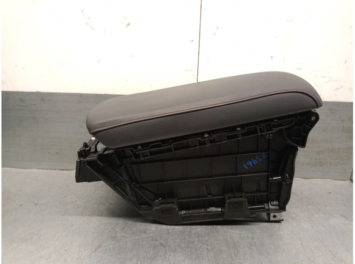 Recambio de consola para mazda 3 hatchback (bp) 2.0 skyactiv-g m hybrid referencia OEM IAM BDGF64441 