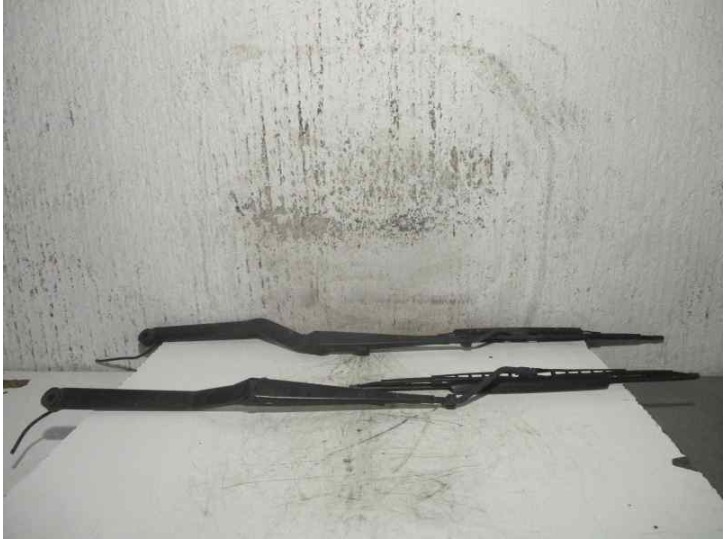 Recambio de brazo limpia delantero derecho para chevrolet trans sport 3.4 v6 cat referencia OEM IAM 89813565 VALEO