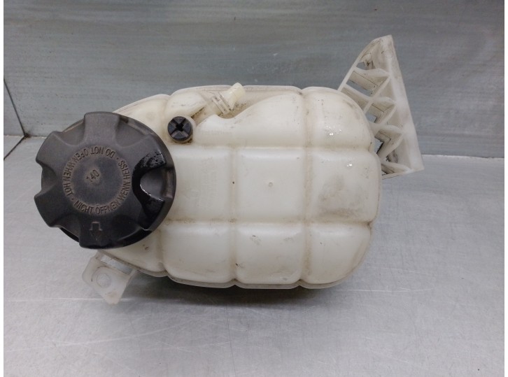 Recambio de deposito expansion para bmw serie 1 lim. (f20) 2.0 turbodiesel referencia OEM IAM 17137609468 17137642160 