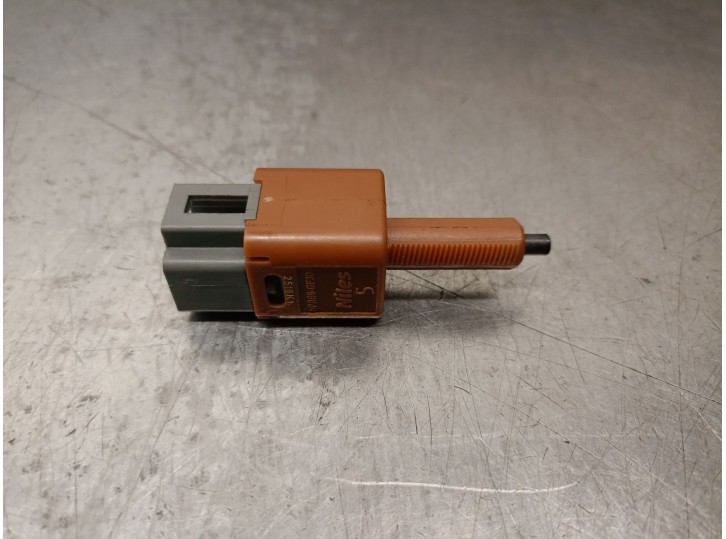Recambio de interruptor para renault captur ii referencia OEM IAM 25320JN00A 25320JN00A 