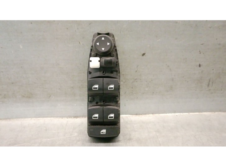 Recambio de mando elevalunas delantero izquierdo para bmw 1 (f20) 116 d referencia OEM IAM 9208109 