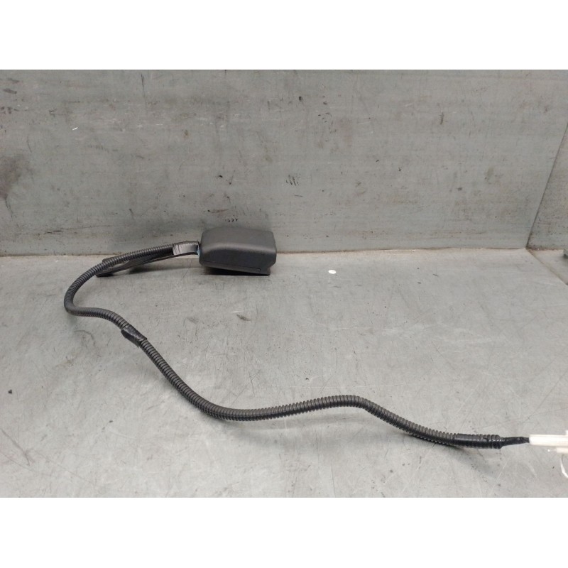 Recambio de enganche cinturon para toyota c-hr (_x1_) 1.8 hybrid (zyx10_, zyx11_) referencia OEM IAM 73230F4010C2 73230F4010C2 