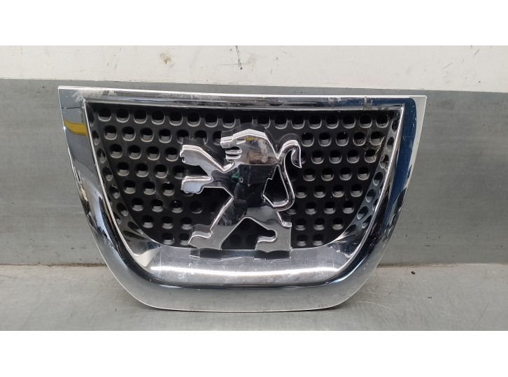 Recambio de rejilla delantera para peugeot 3008 1.6 hdi fap cat (9hz / dv6ted4) referencia OEM IAM 9685973077  