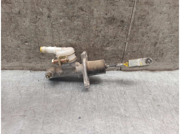 Recambio de bomba embrague para nissan cabstar e referencia OEM IAM 306103T901  