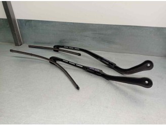 Recambio de brazo limpia delantero derecho para bmw serie 3 touring (e91) 2.0 16v diesel referencia OEM IAM 61617171639 61617171