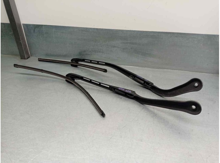 Recambio de brazo limpia delantero derecho para bmw serie 3 touring (e91) 2.0 16v diesel referencia OEM IAM 61617171639 61617171