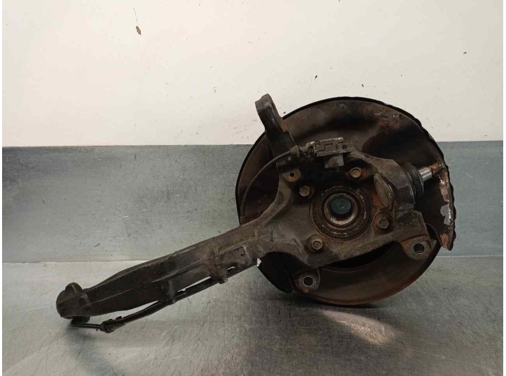 Recambio de mangueta delantera derecha para mg serie 600 (rh) 2.0 cat referencia OEM IAM F20Z1  