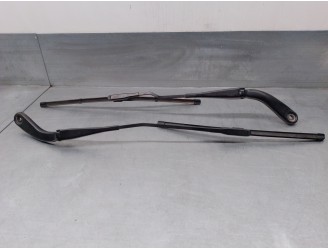 Recambio de brazo limpia delantero derecho para bmw serie 1 lim. (f20) 2.0 turbodiesel referencia OEM IAM 61619465063 6161946504