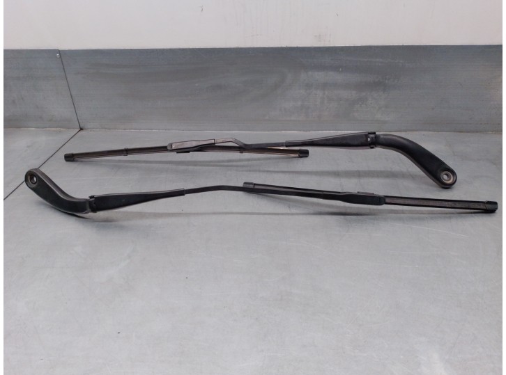 Recambio de brazo limpia delantero derecho para bmw serie 1 lim. (f20) 2.0 turbodiesel referencia OEM IAM 61619465063 6161946504