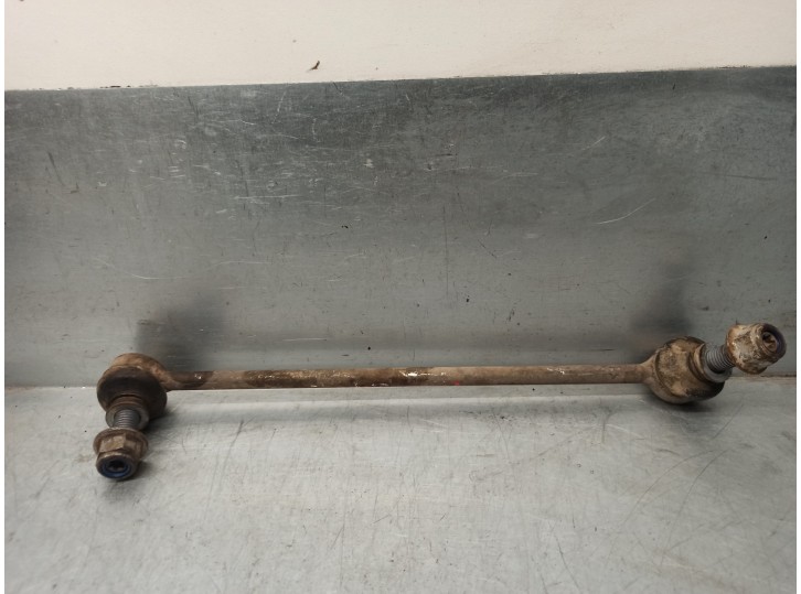 Recambio de tirante delantero derecho para land rover range rover sport 2.7 td v6 cat referencia OEM IAM RBM500140 