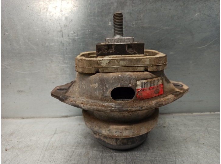 Replacement left engine mount for Land Rover Range Rover Sport 2.7 TD V6 cat OEM IAM reference KKB500441G 