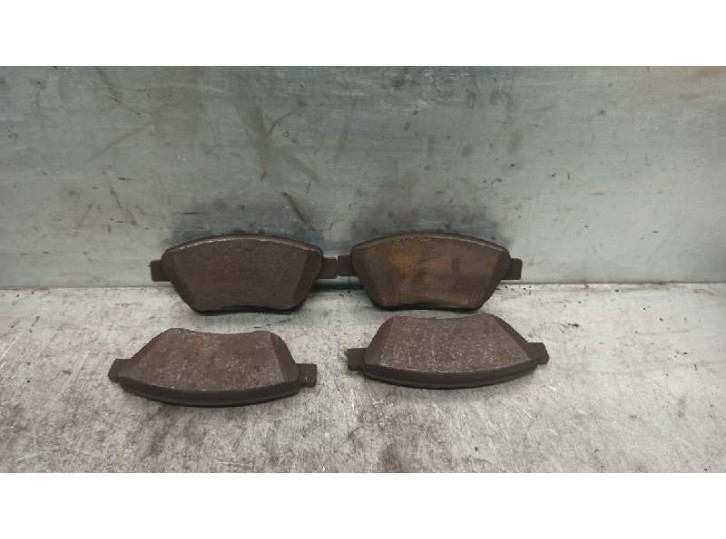 Recambio de pastillas de freno para renault scenic ii 1.9 dci diesel referencia OEM IAM FD4960  