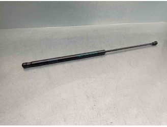 Replacement trunk / tailgate shock absorbers for Peugeot 107 1.4 HDi CAT (8HT / DV4TD) OEM IAM reference 689500H020 