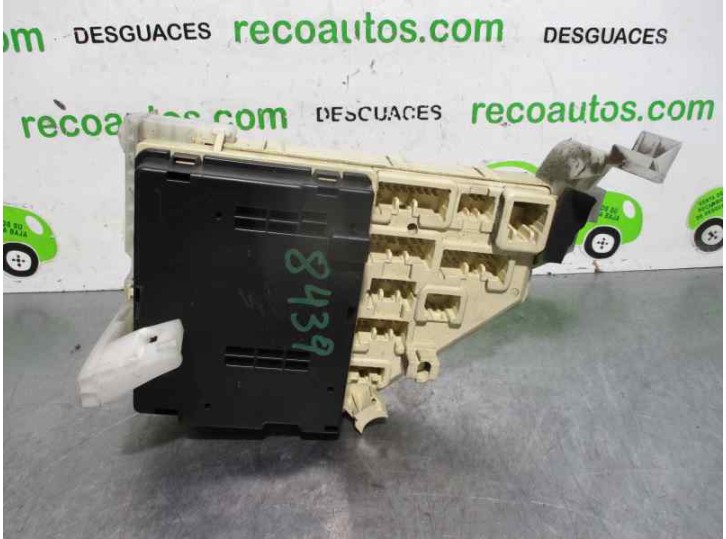 Recambio de caja reles / fusibles para toyota prius (nhw11) 1.5 16v cat referencia OEM IAM 8274247010 8274247010 